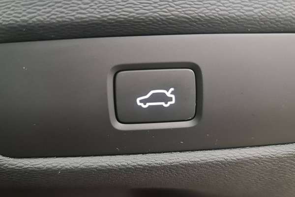 2022 Volvo XC60 Ultimate B5 Bright