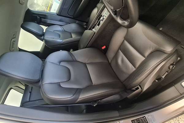 2022 Volvo XC60 Ultimate B5 Bright