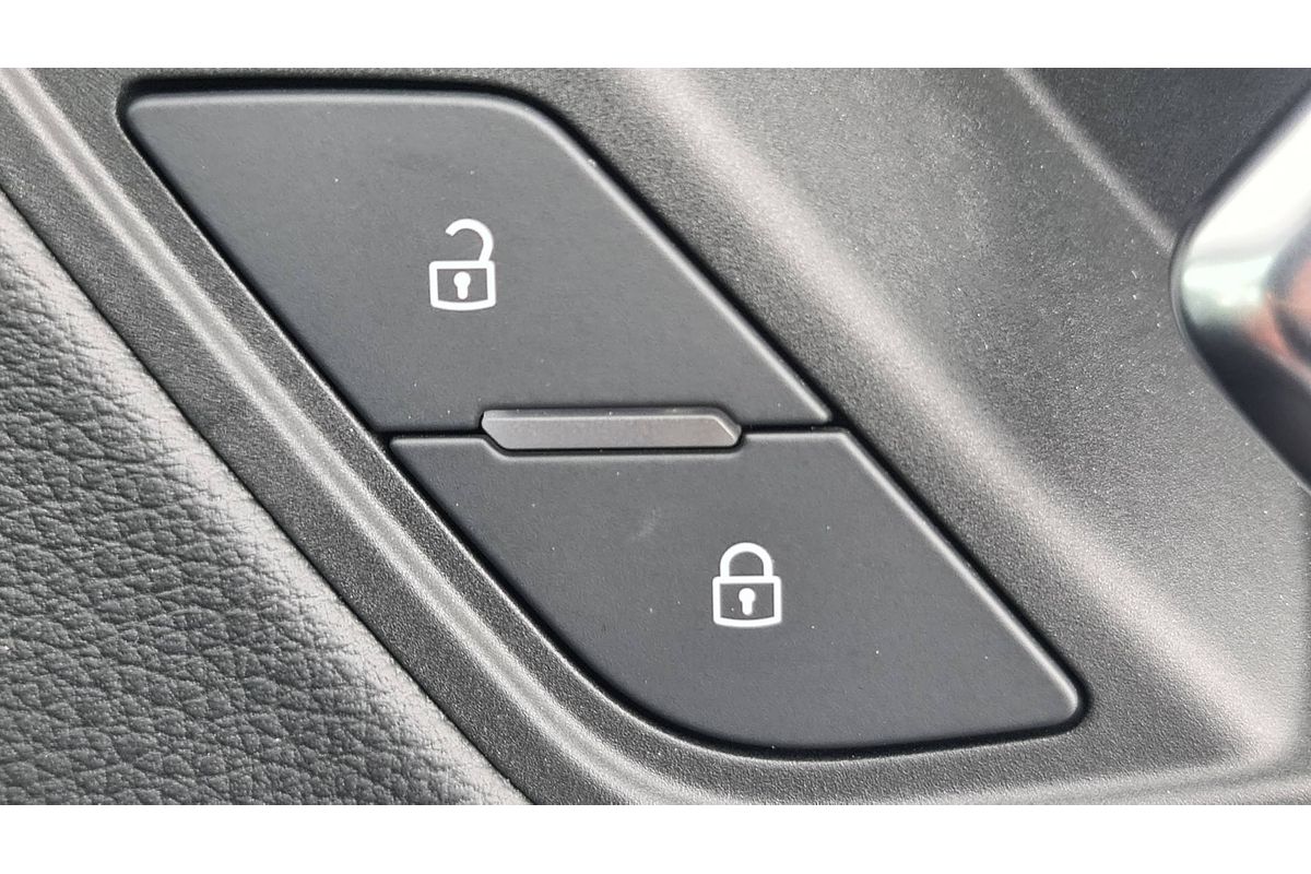 2021 Audi Q3 40 TFSI S Line F3