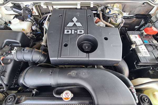 2020 Mitsubishi Pajero GLX NX