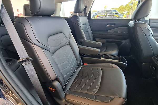 2023 Nissan Pathfinder Ti-L R53