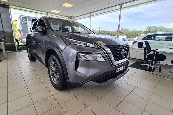 2024 Nissan X-TRAIL ST T33