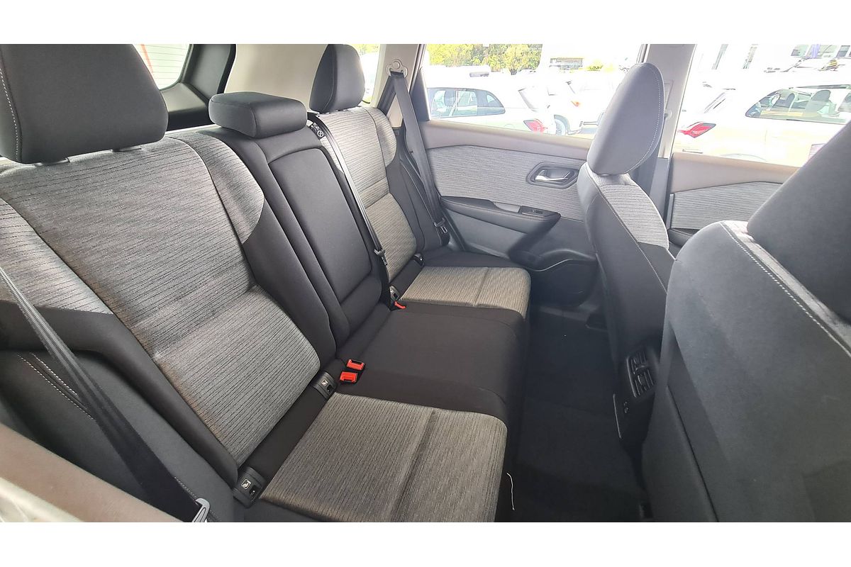 2024 Nissan X-TRAIL ST T33