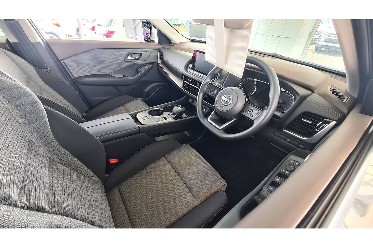 2024 Nissan X-TRAIL ST T33