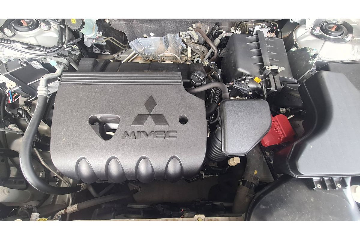 2018 Mitsubishi Outlander ES ADAS ZL