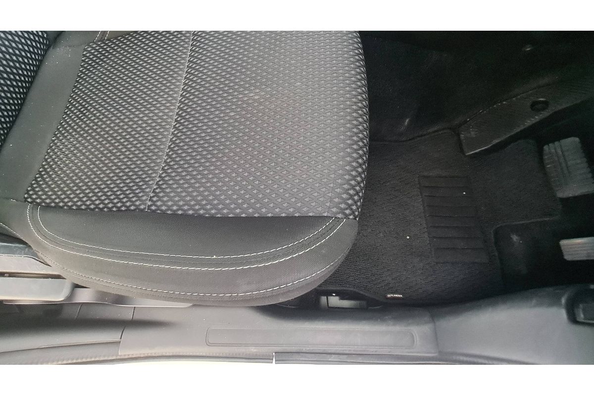 2018 Mitsubishi Outlander ES ADAS ZL