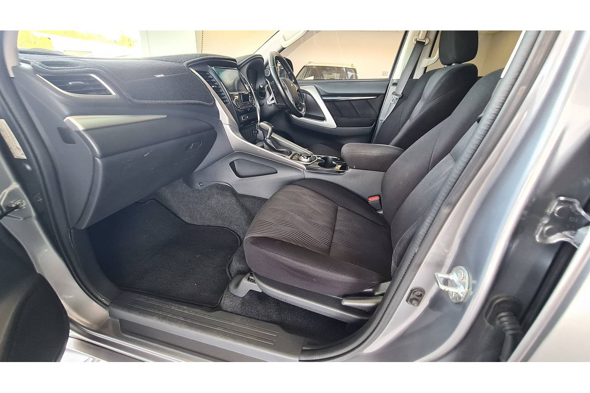2015 Mitsubishi Pajero Sport GLX QE
