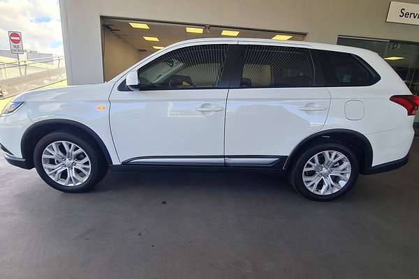 2021 Mitsubishi Outlander ES ZL
