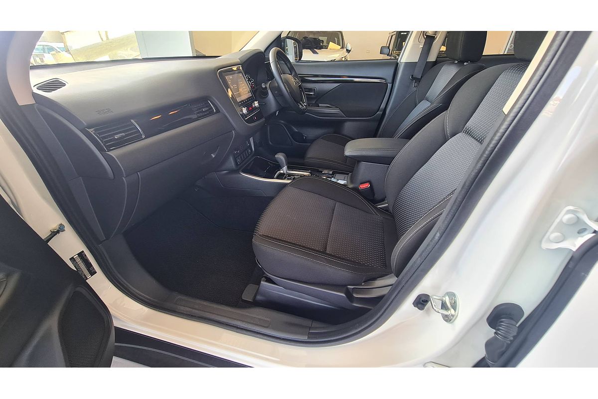 2021 Mitsubishi Outlander ES ZL