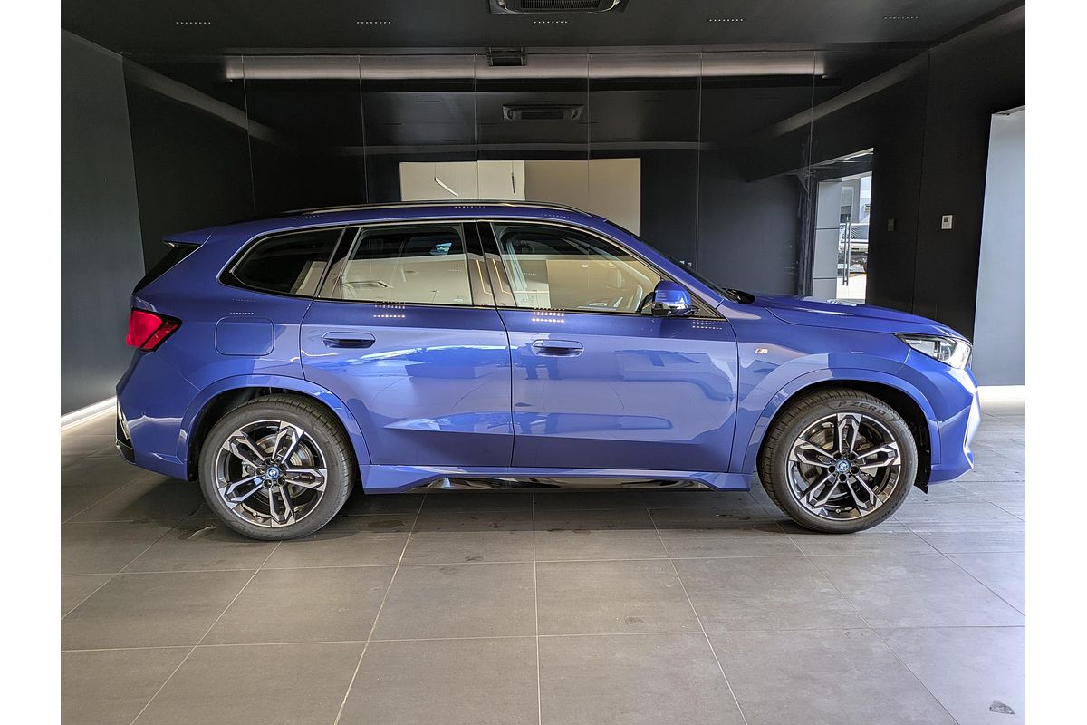 2024 BMW iX1 xDrive30 M Sport U11