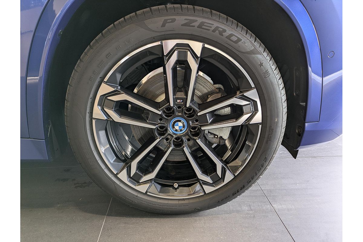 2024 BMW iX1 xDrive30 M Sport U11