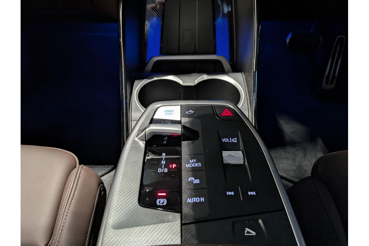 2024 BMW iX1 xDrive30 M Sport U11