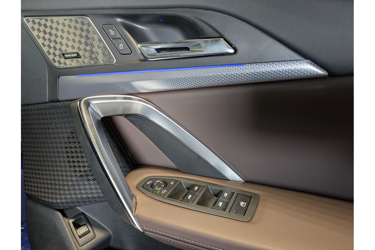 2024 BMW iX1 xDrive30 M Sport U11