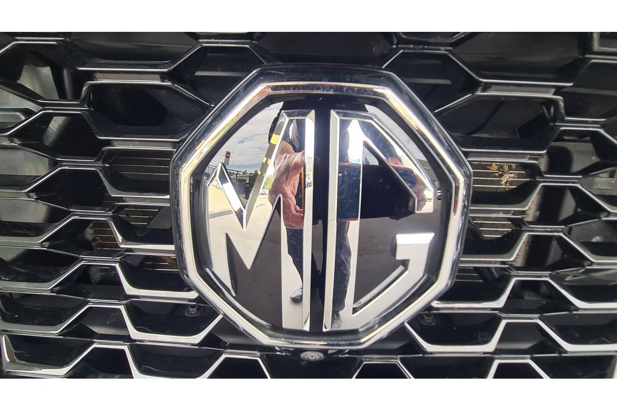 2022 MG ZST Essence
