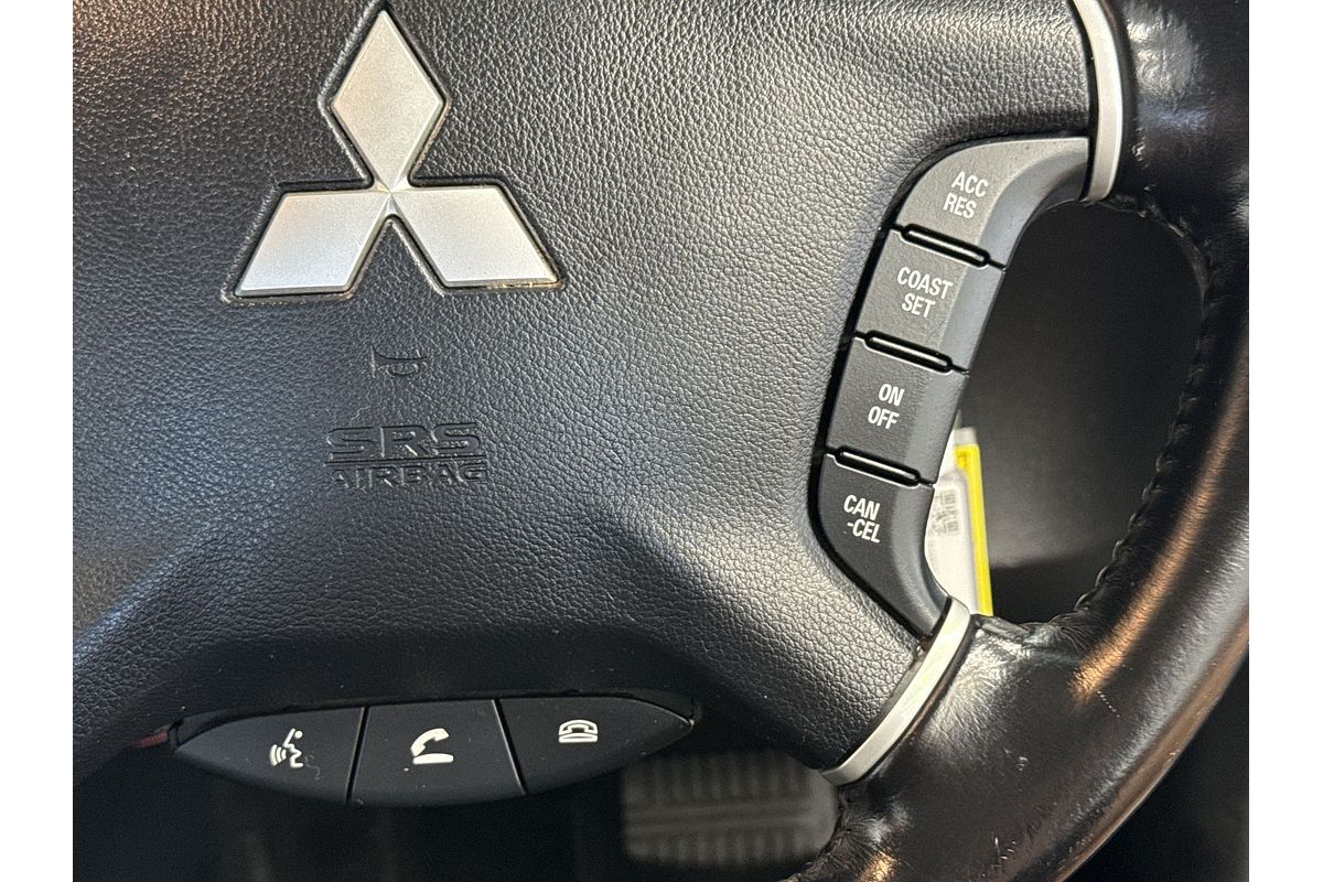 2019 Mitsubishi Pajero Exceed NX