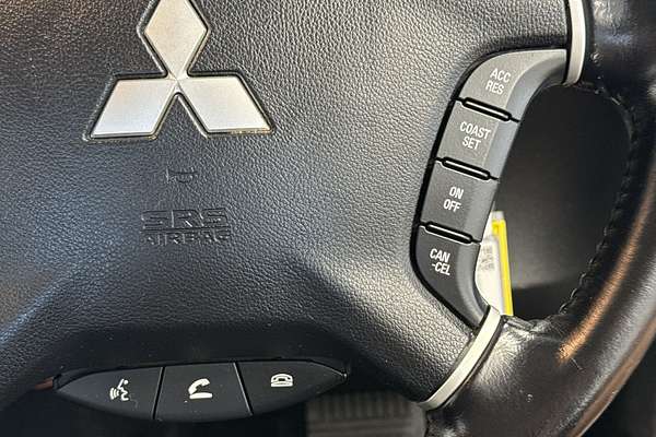 2019 Mitsubishi Pajero Exceed NX