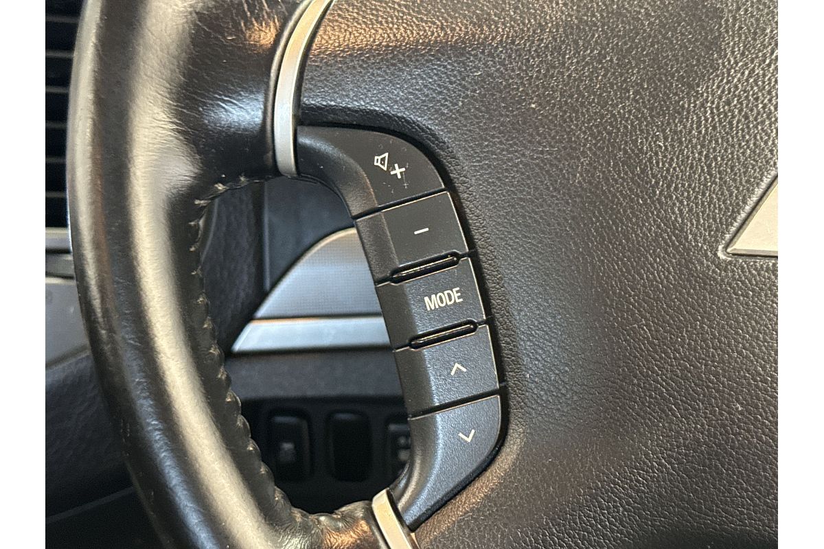 2019 Mitsubishi Pajero Exceed NX