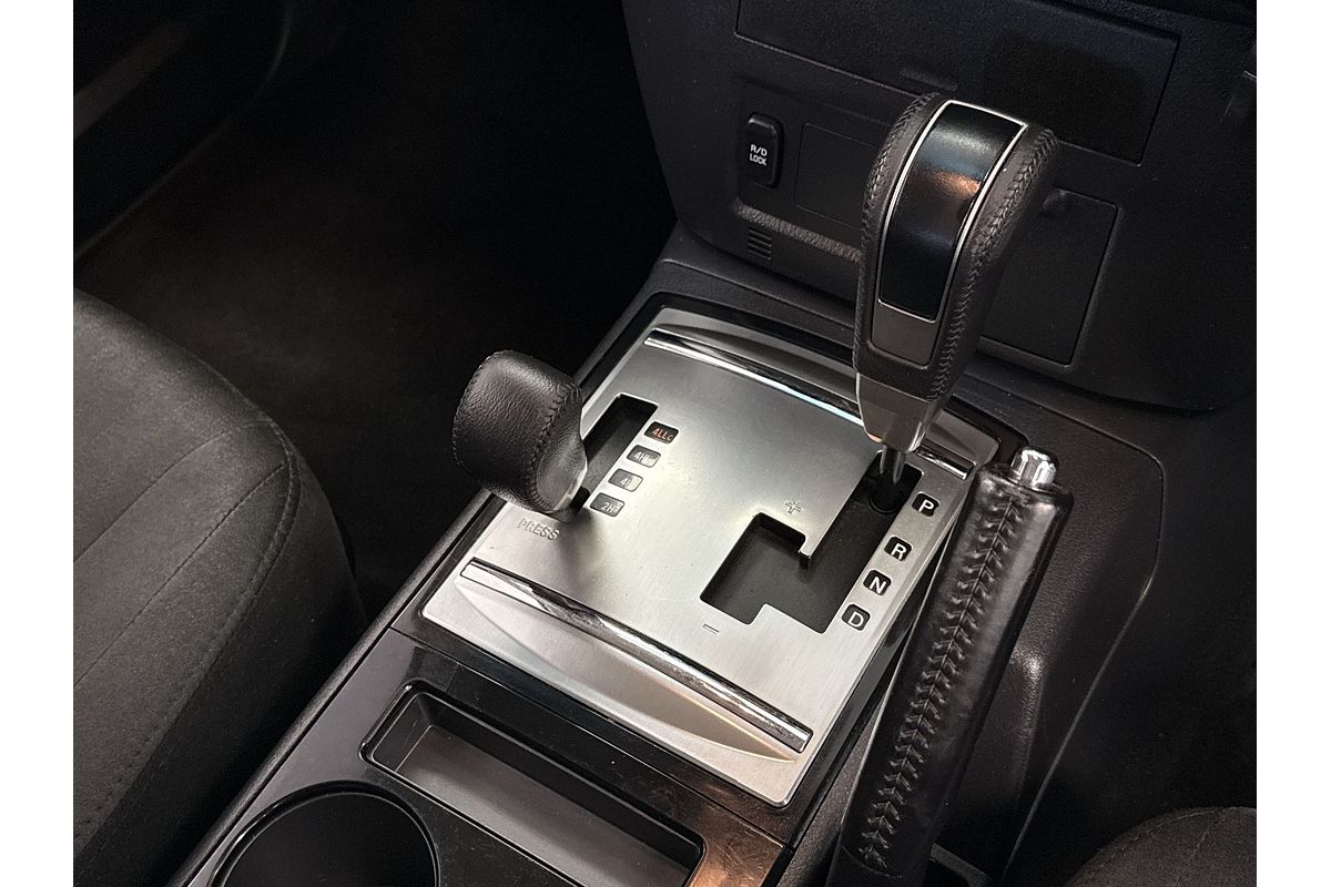 2019 Mitsubishi Pajero Exceed NX