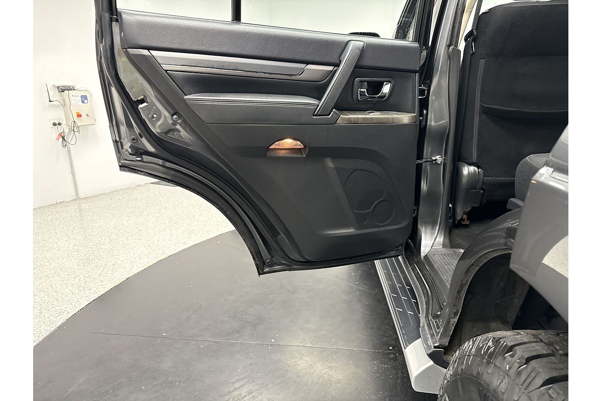 2019 Mitsubishi Pajero Exceed NX