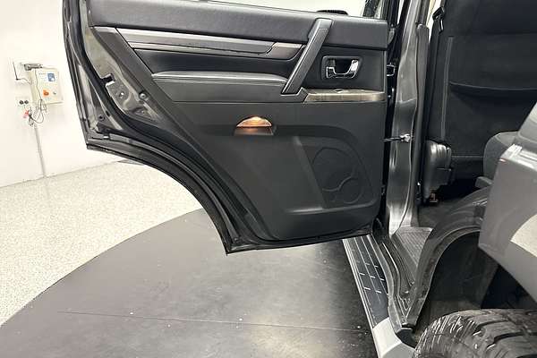 2019 Mitsubishi Pajero Exceed NX