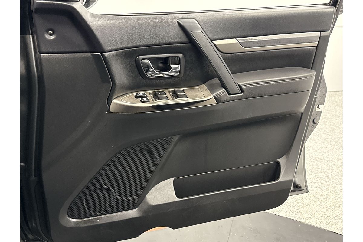 2019 Mitsubishi Pajero Exceed NX