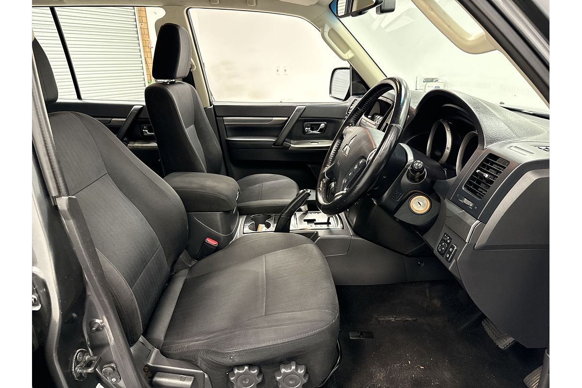 2019 Mitsubishi Pajero Exceed NX