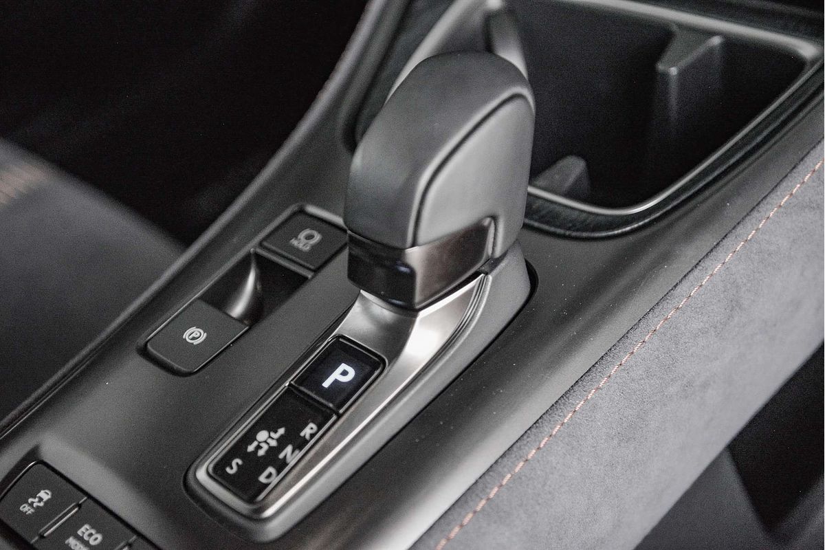 2024 Lexus LBX Sports Luxury MAYH10R
