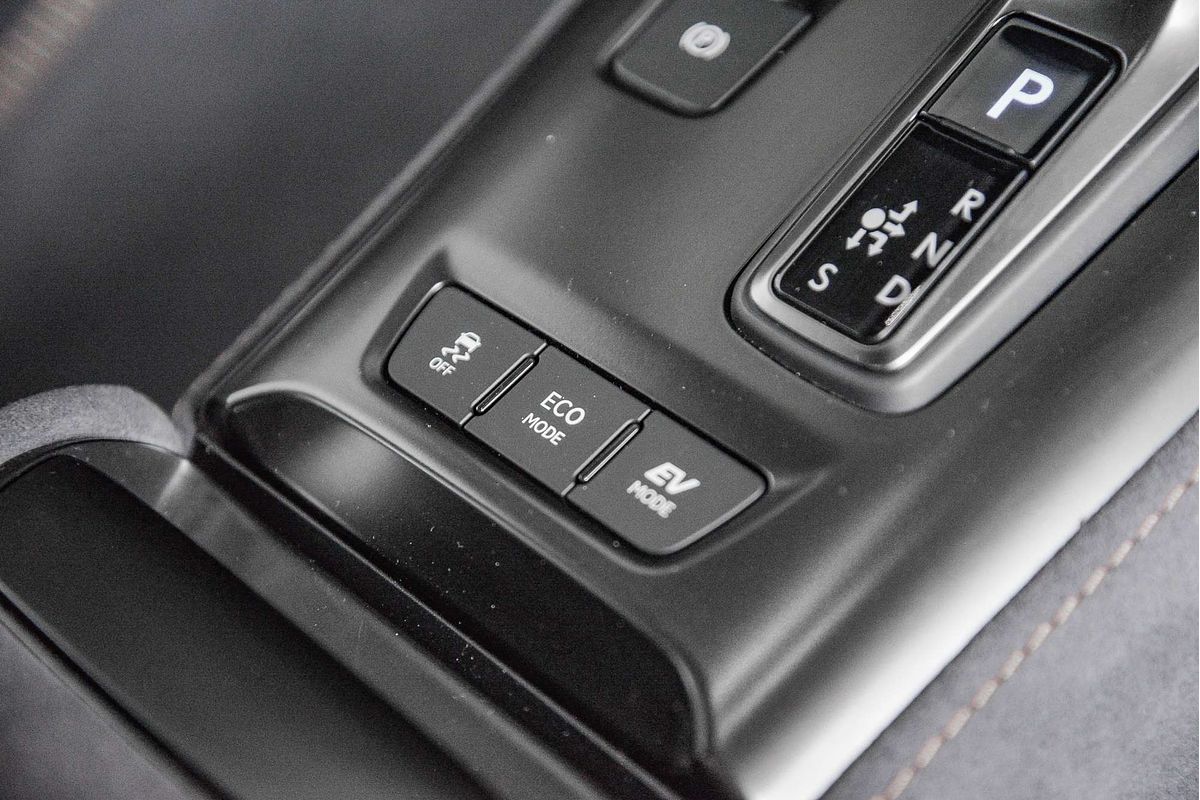 2024 Lexus LBX Sports Luxury MAYH10R