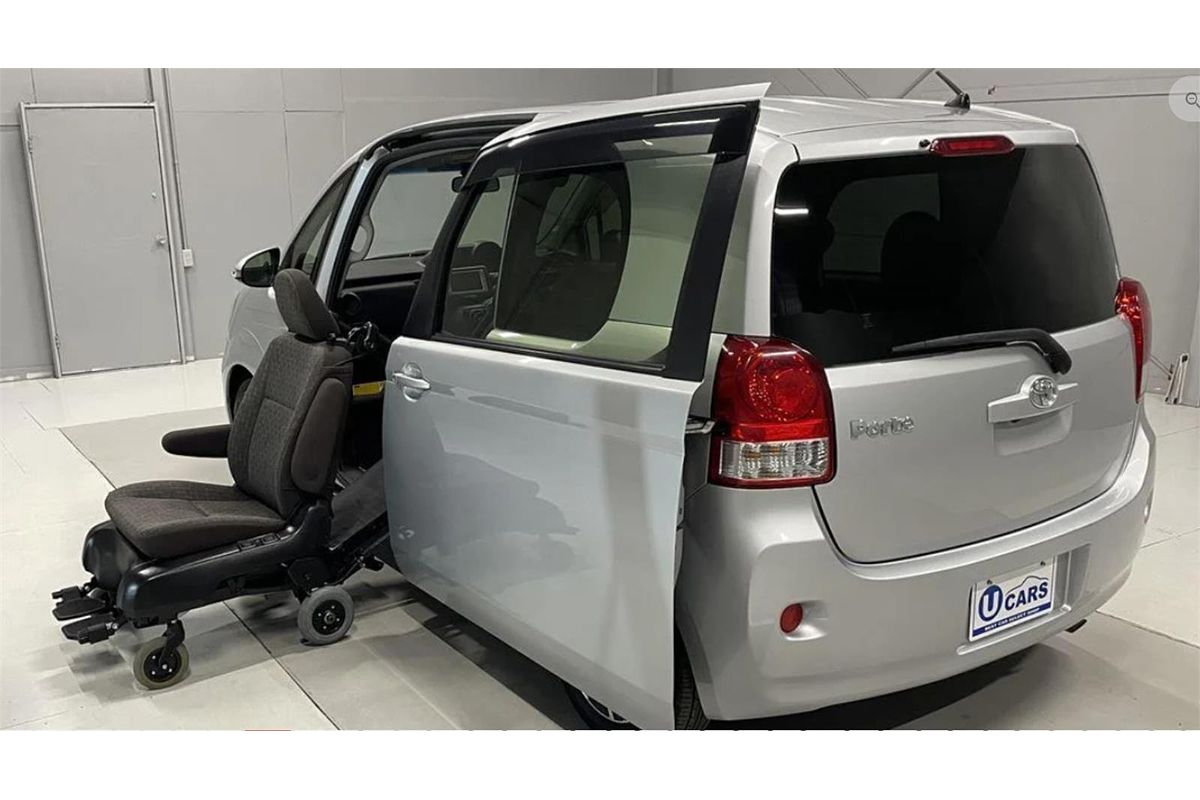 2012 Toyota Porte Welcab NSP140