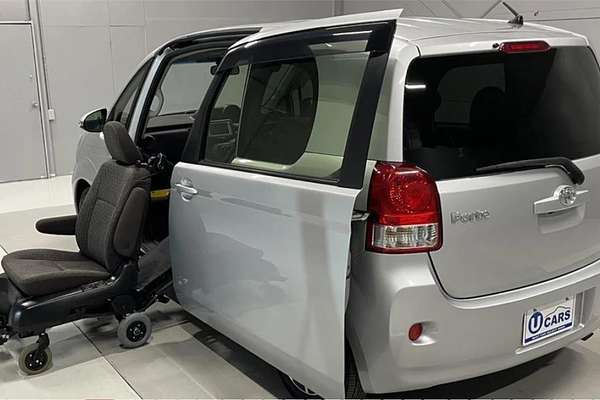 2012 Toyota Porte Welcab NSP140
