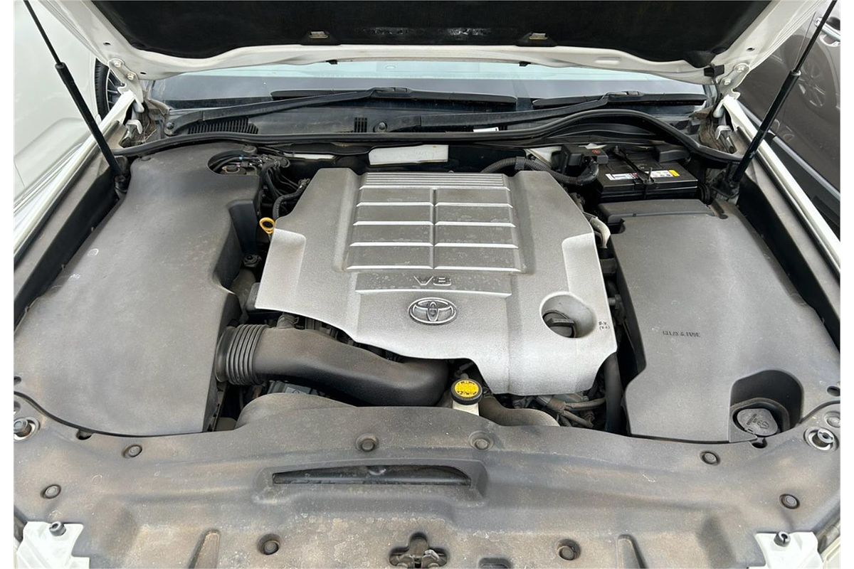 2013 Toyota Crown Majesta G URS206