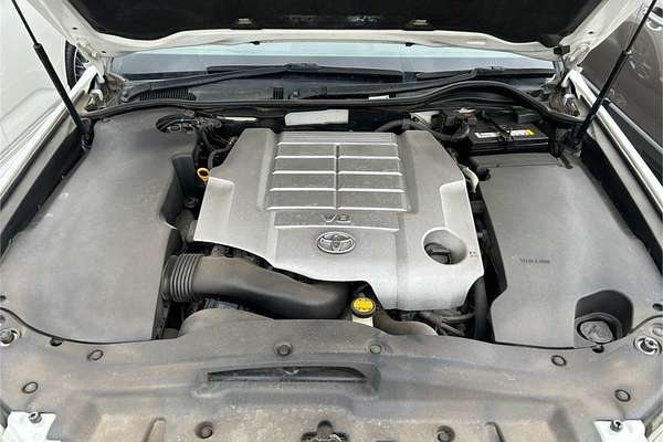 2013 Toyota Crown Majesta G URS206