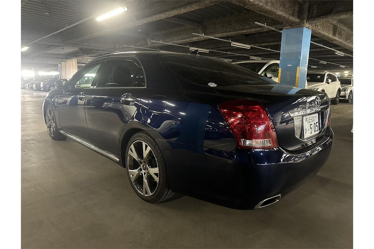 2010 Toyota Crown Majesta C Type URS206