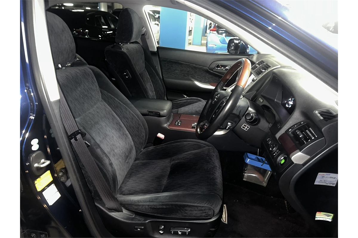 2010 Toyota Crown Majesta C Type URS206