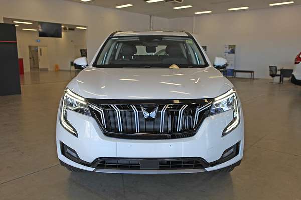 2025 Mahindra XUV700 AX7L