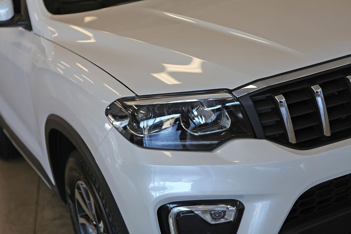 2025 Mahindra Scorpio Z8L