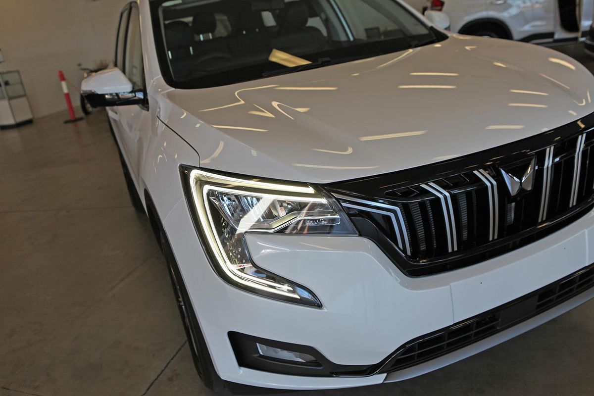 2025 Mahindra XUV700 AX7L