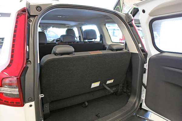 2025 Mahindra Scorpio Z8L