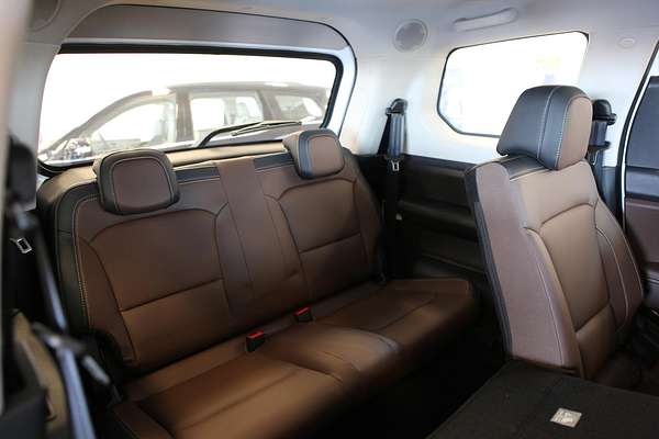 2025 Mahindra Scorpio Z8L