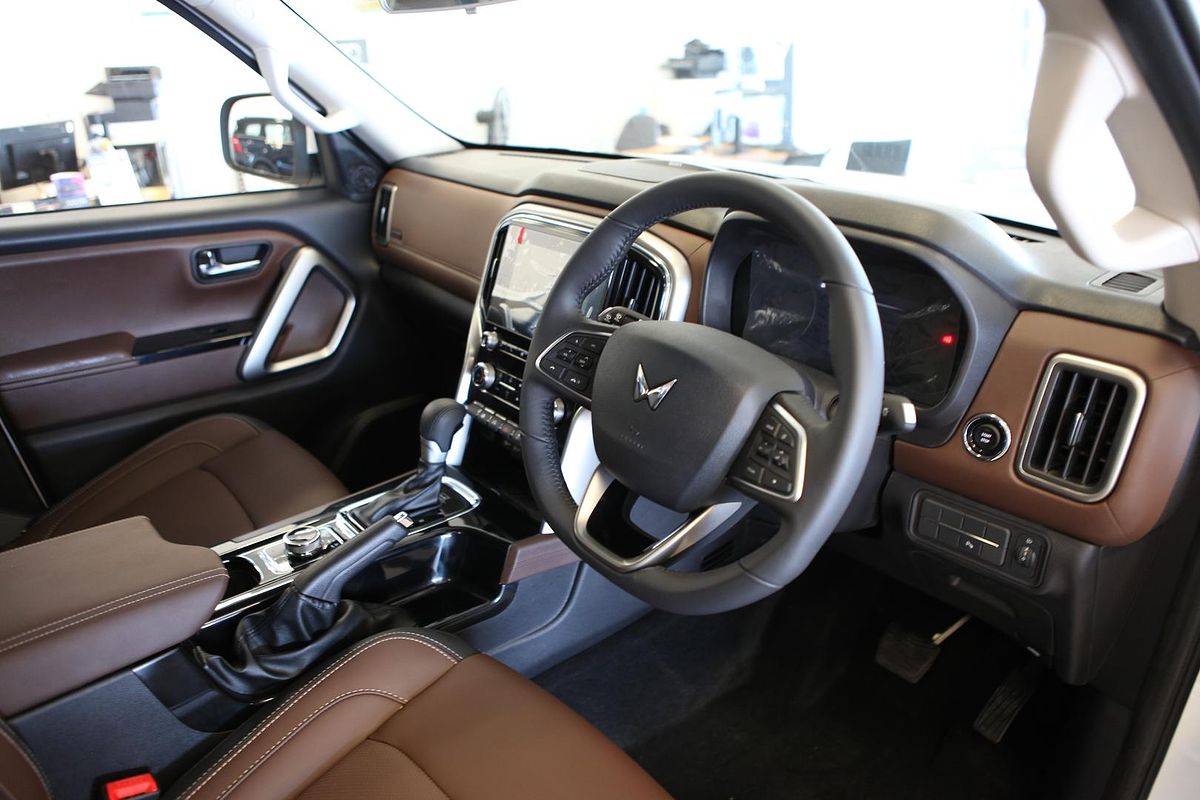 2025 Mahindra Scorpio Z8L