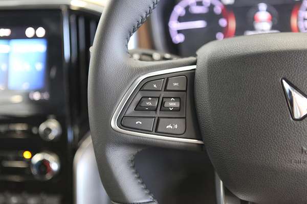 2025 Mahindra Scorpio Z8L