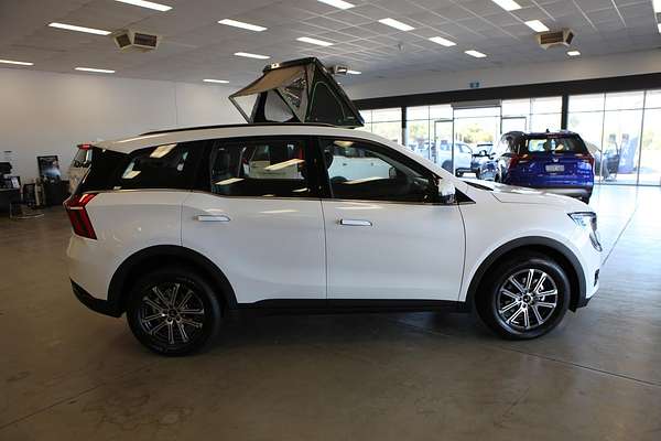 2025 Mahindra XUV700 AX7L
