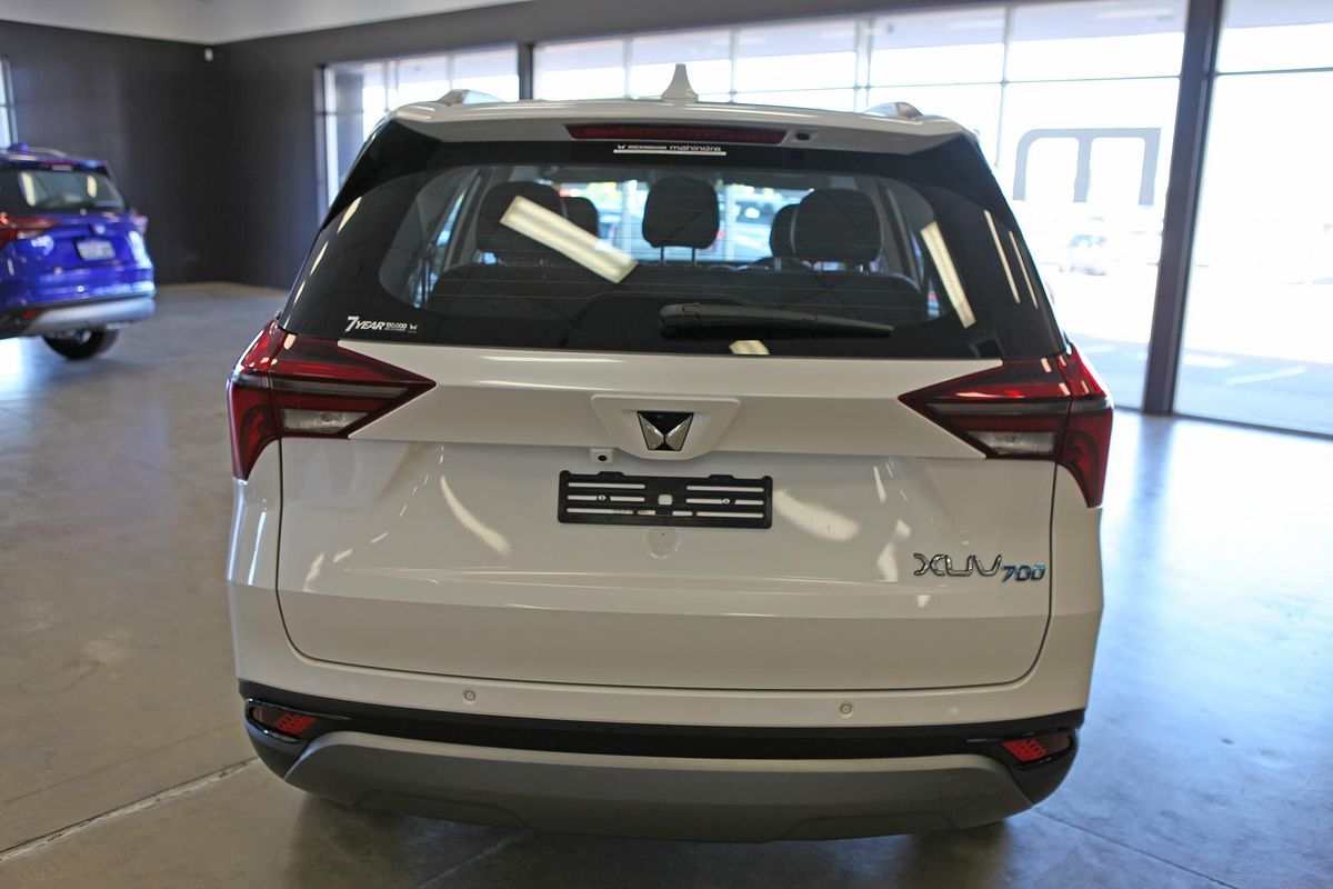 2025 Mahindra XUV700 AX7L