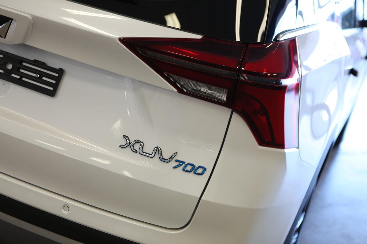 2025 Mahindra XUV700 AX7L