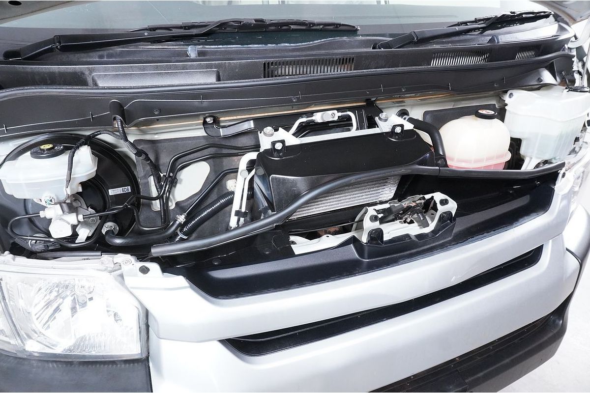 2018 Toyota Hiace Commuter KDH223R MY16