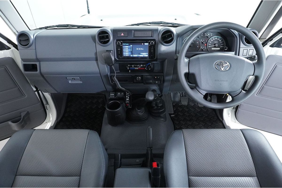 Vehicle photo 9