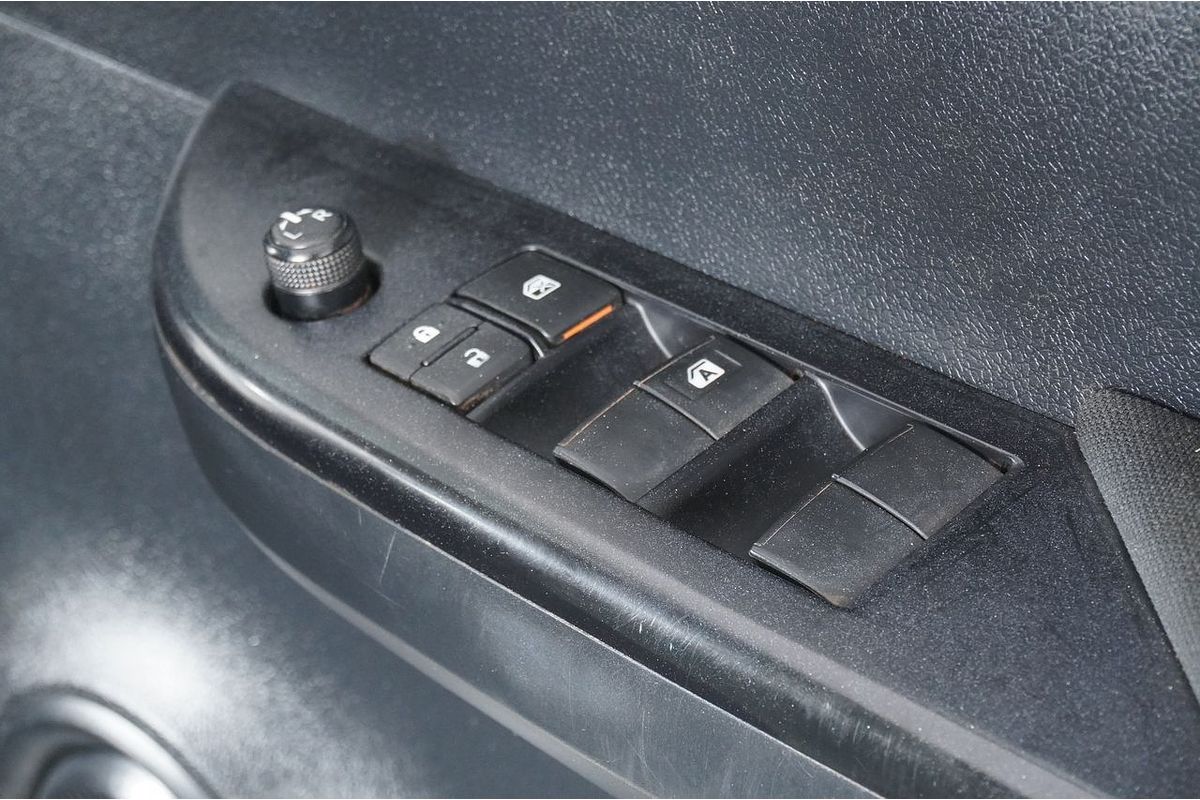 2020 Toyota HILUX SR GUN126R 4X4