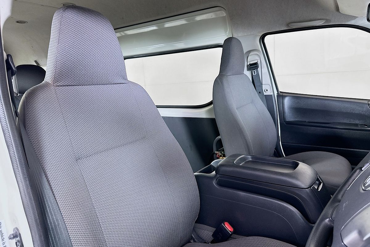 2018 Toyota Hiace Commuter KDH223R