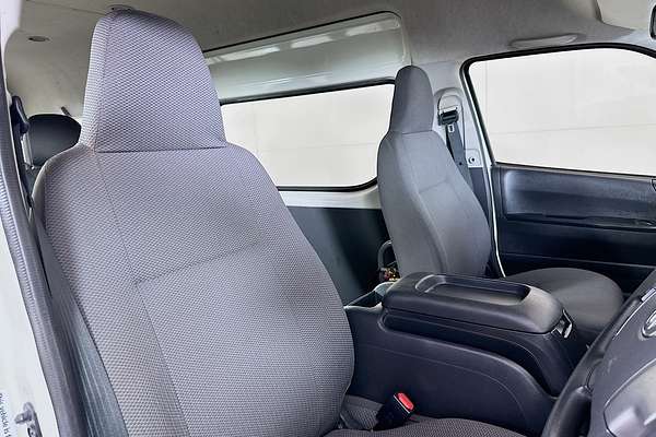 2018 Toyota Hiace Commuter KDH223R