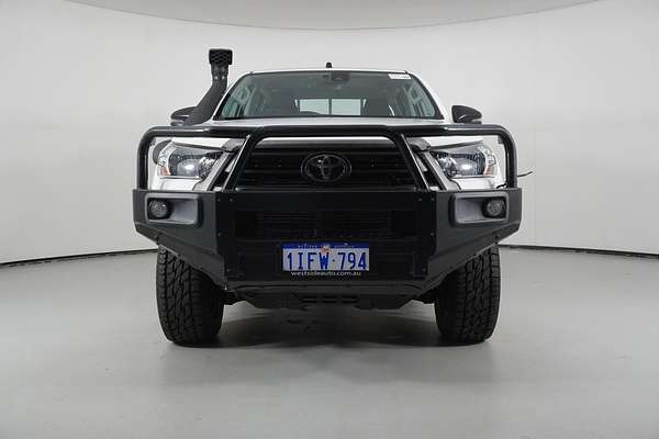 2020 Toyota HILUX SR (4x4) GUN126R FACELIFT 4X4